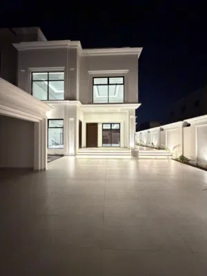فيلا للبيع في ارقى مناطق الخوض بمساحة بناء 525م