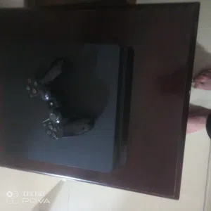 Play station 4  slim , with the console