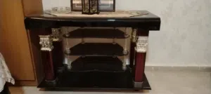 طاولة تلفزيون زجاج اسود