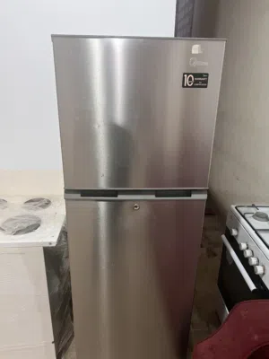 بوتاجاز وثلاجه.