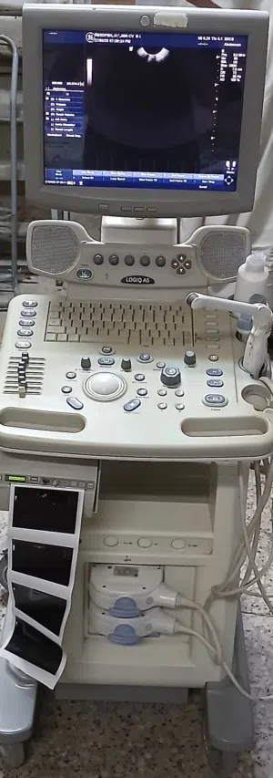 جهاز ultrasound GE امريكي للبيع بحالة ممتازة مع 2 بروب convex and vaginal