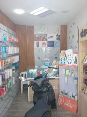 محل هواتف جاهز للبيع
