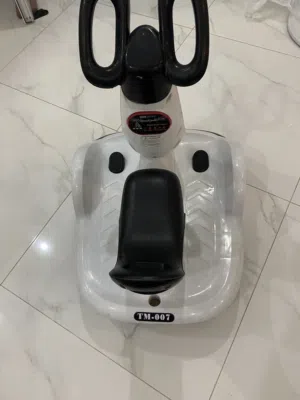 للبيع سكوتر بحالة ممتازة