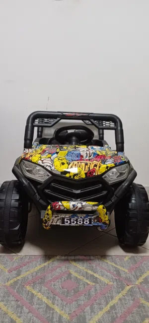 سيارة أطفال كهربائية 4×4 مستعملة بحالة جيدة – 200 قابل للتفاوض