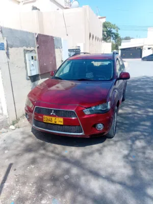 Mitsubishi outlander. Model 2010. With 5 seats. Clean car.