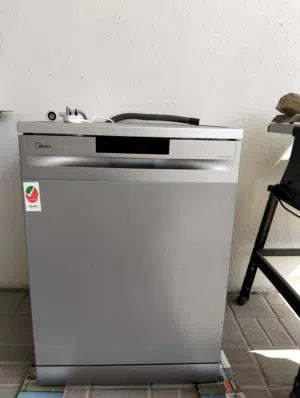 MIDEA dishwasher