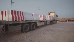 حواجز خرسانية نيوجرسي وقواعد اعمدة الانارة