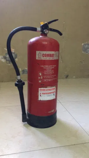 Foam fire destinguishers