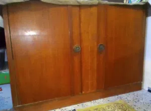ميز خشب كومدي