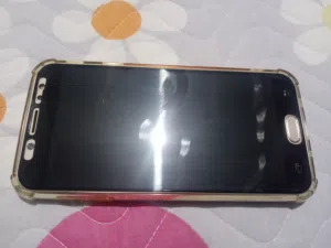 موبايل سامسونج j7pro للبيع