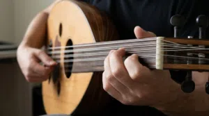 كورس تعليم االعزف على لعود