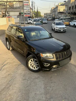 جيب كراند شيروكي 2011 محدث 2015 وارد امريكي بيها باب وجاملغ ماشية 160 الف