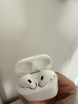 سماعات ابل ايربودز الجيل الثاني AirPods