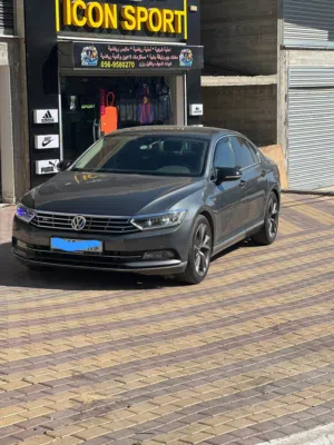 Used Volkswagen Passat in Salfit