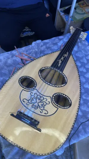 عود تركي وجه عراقي للبيع