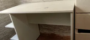 مكتب دراسه وكومدينا مستعملات في حال جيد للبيع بسعر مغري