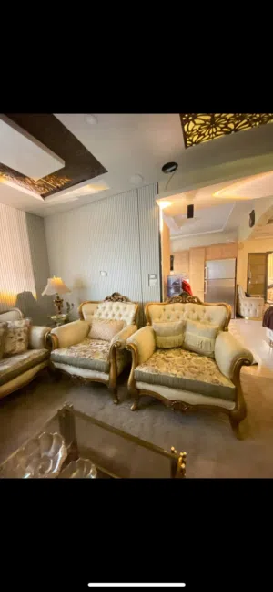 طقم غرفة ضيوف  مكون من 7مقاعد  ذهبي