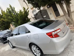 تويوتا كامري 2012 نظيفة جدا ، استعمال طبيب ،