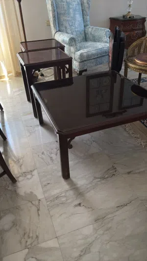 طاول وسط وطاولتين جانبية