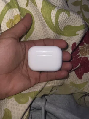 سماعة Airbods 2 . من شركة ابل النسخة الامريكيه من شركة Apple