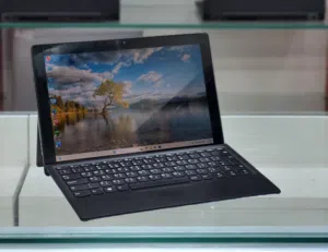 Lenovo Ideapad 2in1 Laptop 8th Generation 8gb Ram ddr4 256gb ssd Nvme free bag and charger