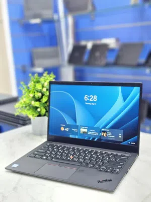 Lenovo X260 Core i5 8gb ram 256gb ssd Only 55  Omani  Riyal Only..