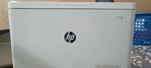 طابعة HP M552 ليزر كولر - استخدام خفيف جداً وخراطيش 100% - شبه جديدة