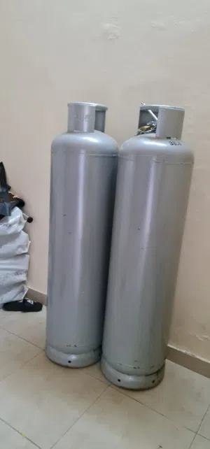 2 سلندر غاز كبير للمطعم جديد غير مستعمل فيه غاز كامل