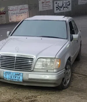 مرسديس ارنب فرخ شبح للبيع E320 مضمون نظافة مكينة وسبيت والسيارة خالية من اي عيوب .