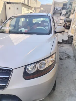 Used Hyundai Santa Fe in Basra