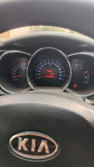 used-kia-k5-in-hebron