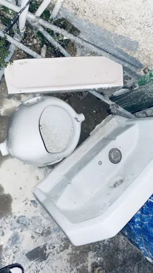 مغسلة ومبولة ورف رخام للبيع