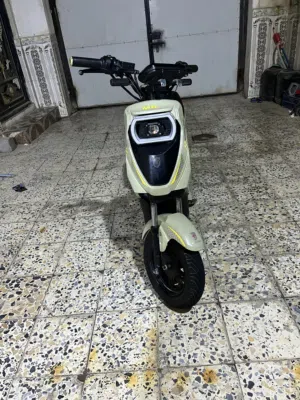 دراجه شحن Rs9 رياضي حلوه ونضيفه وبطاريات دبل 36 أمبير ملف 1500