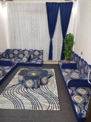 للبيع مجلس عربي كامل بحالة ممتازة