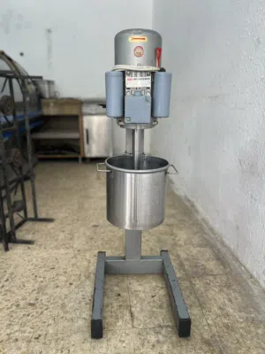 ماكينه حمص او مايونيز 6ك بحال الوكاله وبسعر مناسب