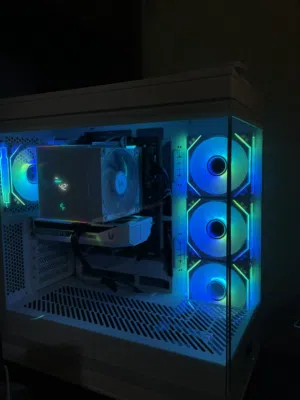 السلام عليكم pc بمواصفات عالية استعمال نظيف مدة أربعة شهور عيب لا لاقوة إلا بالله السعر:13000