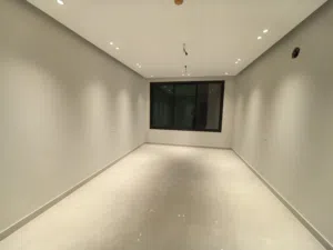 ‏٤ غرف نوم ‏.‏ ٤ حمّامات ‏.‏ 200 م٢‏0