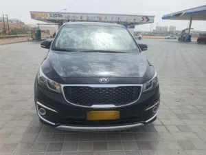 Used Kia Carnival in Muscat