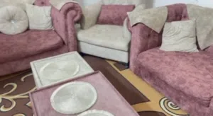 للبيع طقم كنب بحالة ممتازة