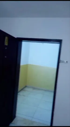 شقه للايجار موقع مميز ومطل بأجمل المناطق جميع الخدمات بسعر مناسب جداً بأرقى منطقة في ام الشرايط