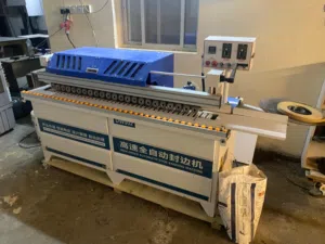 مكينة تغليف شريط الخشب ليبينج high speed auto edge banding machine