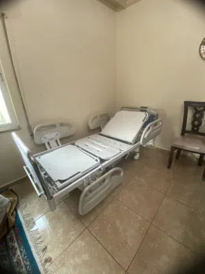 تخت طبي كهربائي