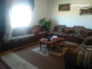 175 m2 5 Bedrooms Townhouse for Sale in Irbid Sama Al-Rousan