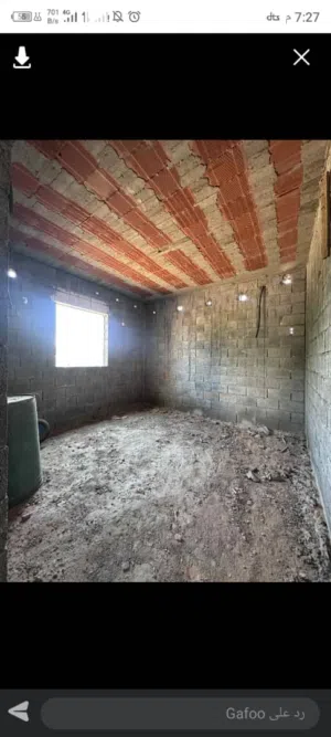 بيت قيد انشاء في عين زاره حي سكني في  شارع بي سرويل