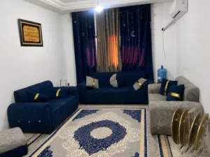 طقم كنب مع سجاده ولبرادي وطاولات