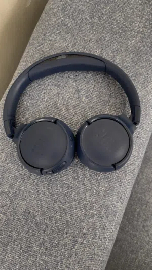 Jbl tune مستعمل شهرين و قوي
