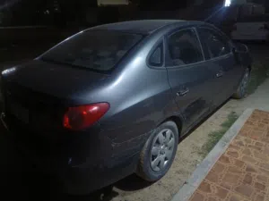السلام عليكم هونداي لانترا محرك 20 الامريكي موديل 2007 ناقل السرعة توماتك  هيكل زي ماموضح في الصورة