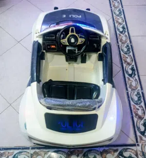 سيارات وسكوترات اطفال 3 سياره 4سحوترات