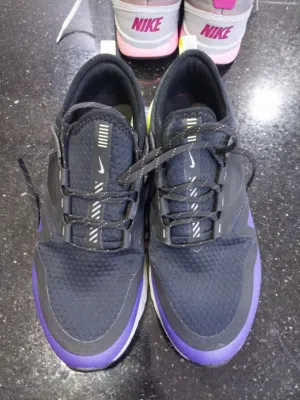 حذاء مشي او جري لمسافات كبيره نايك اصلي NIKE جدبد غير مستعمل مقاس 37.5  مقاوم للماء قابل لتنفس