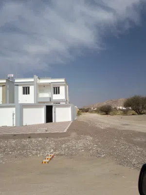 فيلا جديدة  راقيه للبيع بجميع المواصفات الصفا هجار